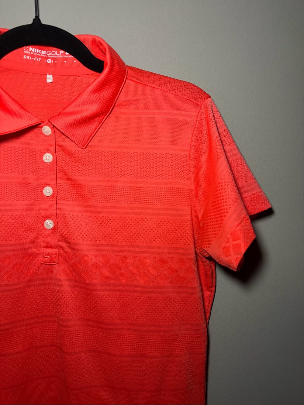 Nike Golf Women’s Dri-FIT Jacquard Textured Polo Shirt Medium Coral Performance - Picture 4 of 14